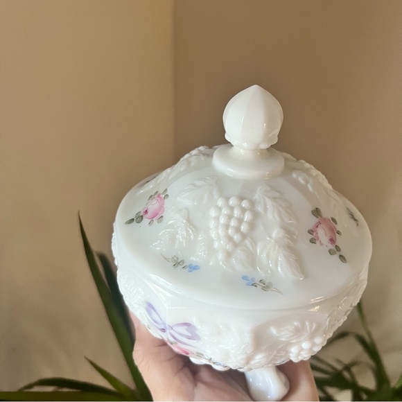 Westmoreland painted milk glass candy dish feminine raised grape motif l… - Picture 5 of 9